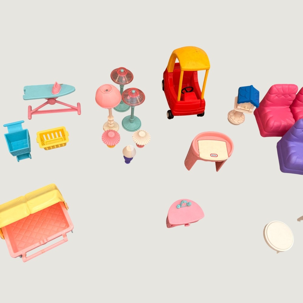 VTG Little Tikes & Playskool Dollhouse Furniture, Lot Car, Piano, Beds 100+ Pc